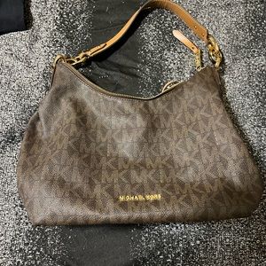 Small shoulder bag. Gently used